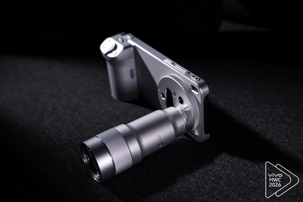 首个相机AI Agent发布 vivo X300系列新品有望搭载