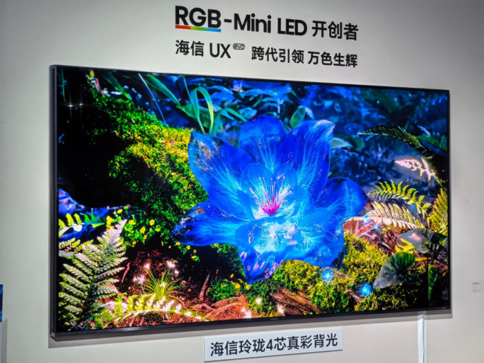 海信UX2026款现场体验：玲珑4芯真彩背光刷新RGB-Mini LED画质标杆