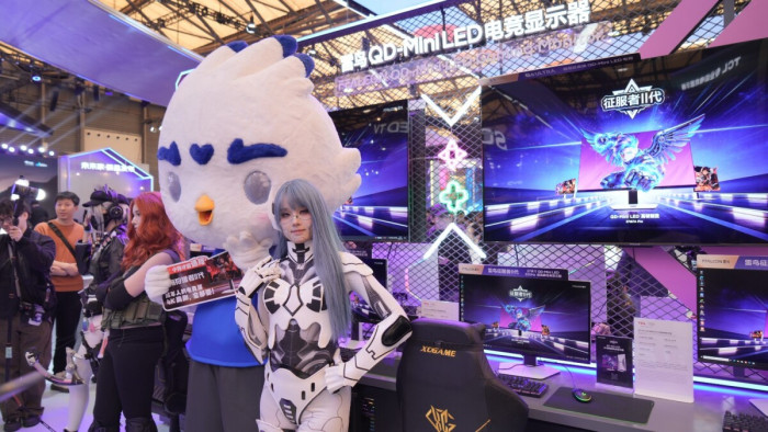 AWE 2026：雷鸟电竞显示器&第四代液晶电视双品类线下首秀