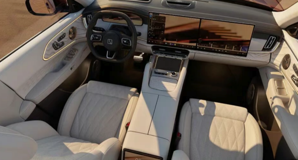 史上最豪华?极氪8X内饰官宣,完成度绝了,35-45万元能拿下?