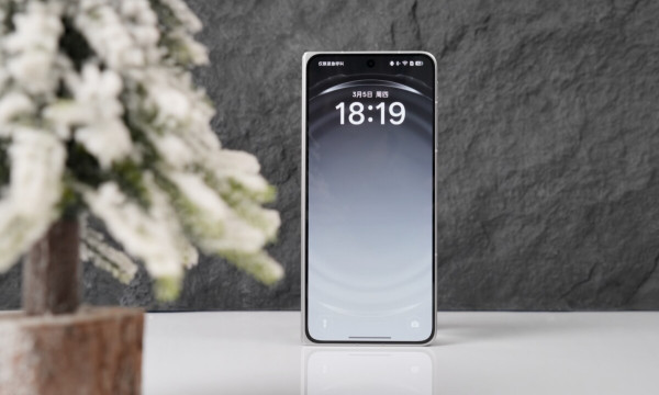 无需妥协折痕！OPPO Find N6凭两大核心黑科技让折叠屏久用依旧如新